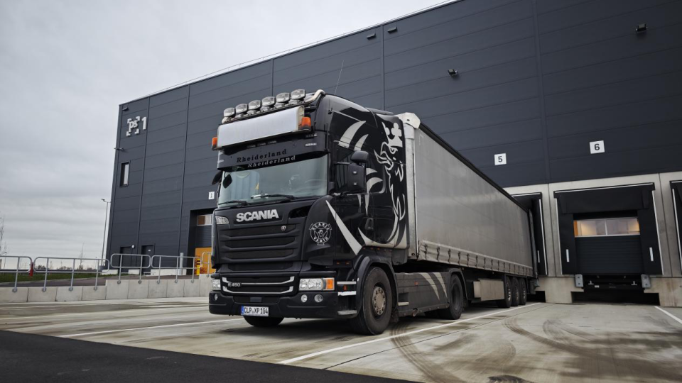 中歐海運(yùn)新動脈 長三角直航歐洲航線首航啟程，專業(yè)化船員培訓(xùn)護(hù)航新通道